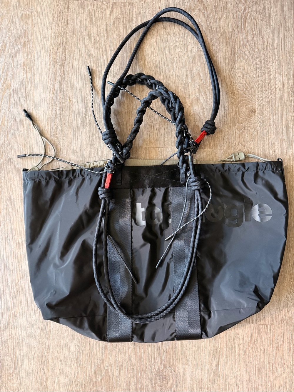 Topologie Summit Tote Wide Medium
